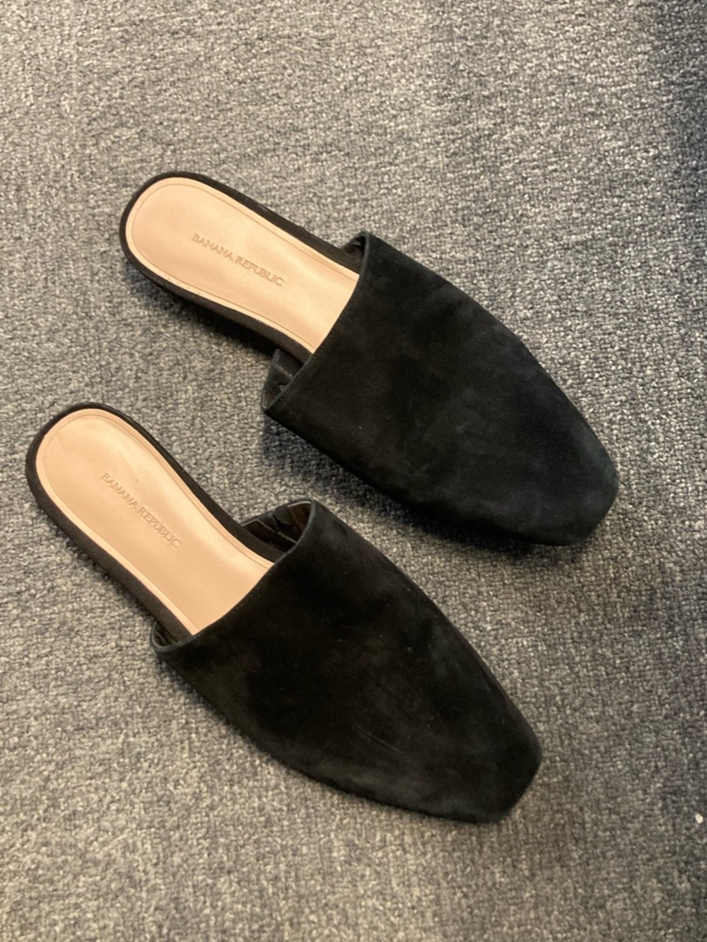 Like new size 9 genuine leather black suede upper mules